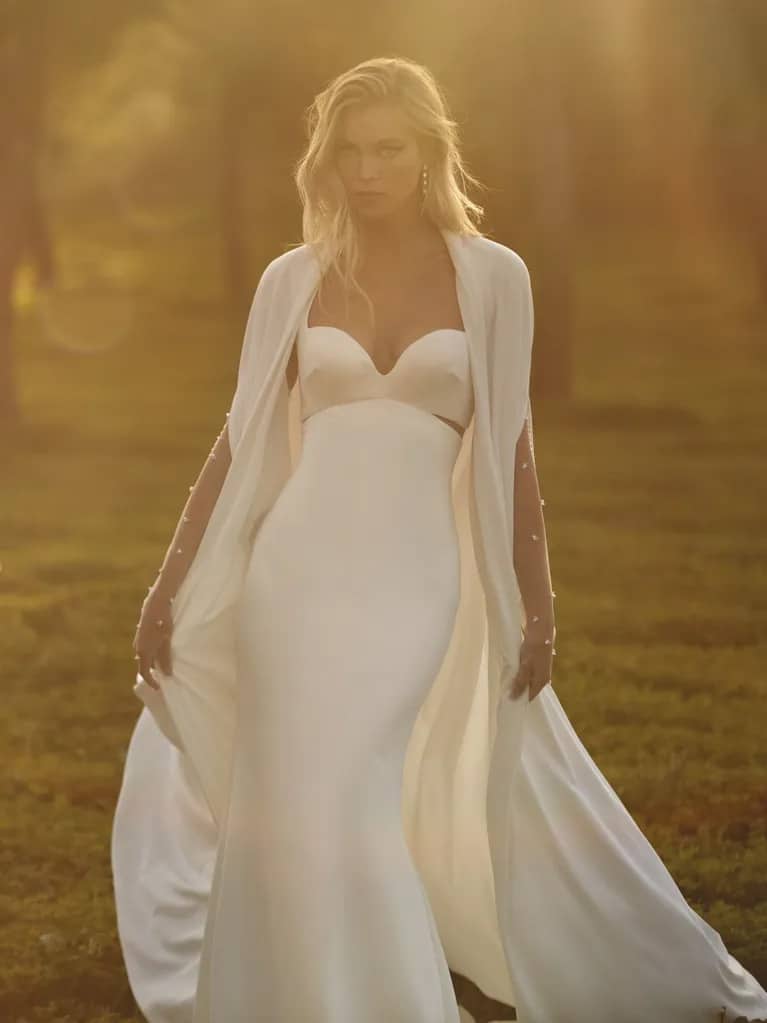 Pronovias Aman Wedding Gown