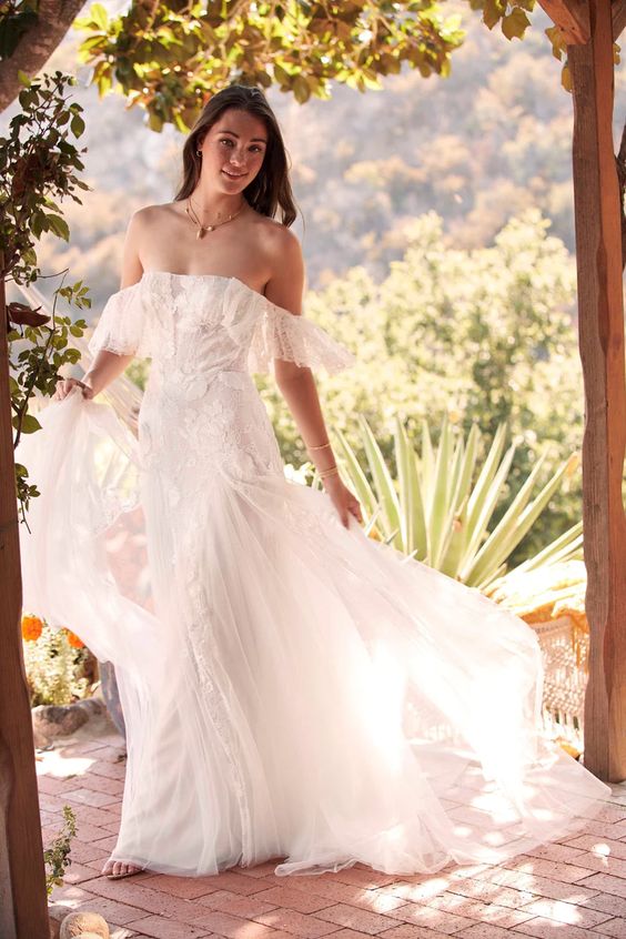 Watters off the outlet shoulder wedding dress